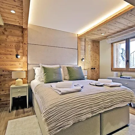 Chalet Luxueux Avec Piscine Interieure Et Sauna - 5 Chambres, 12 Pers., Proche Commerces Et Pistes - Fr-1-613b-44